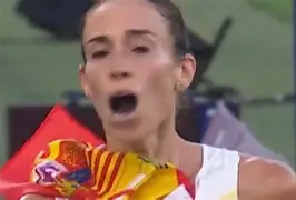 精彩迭出近义词